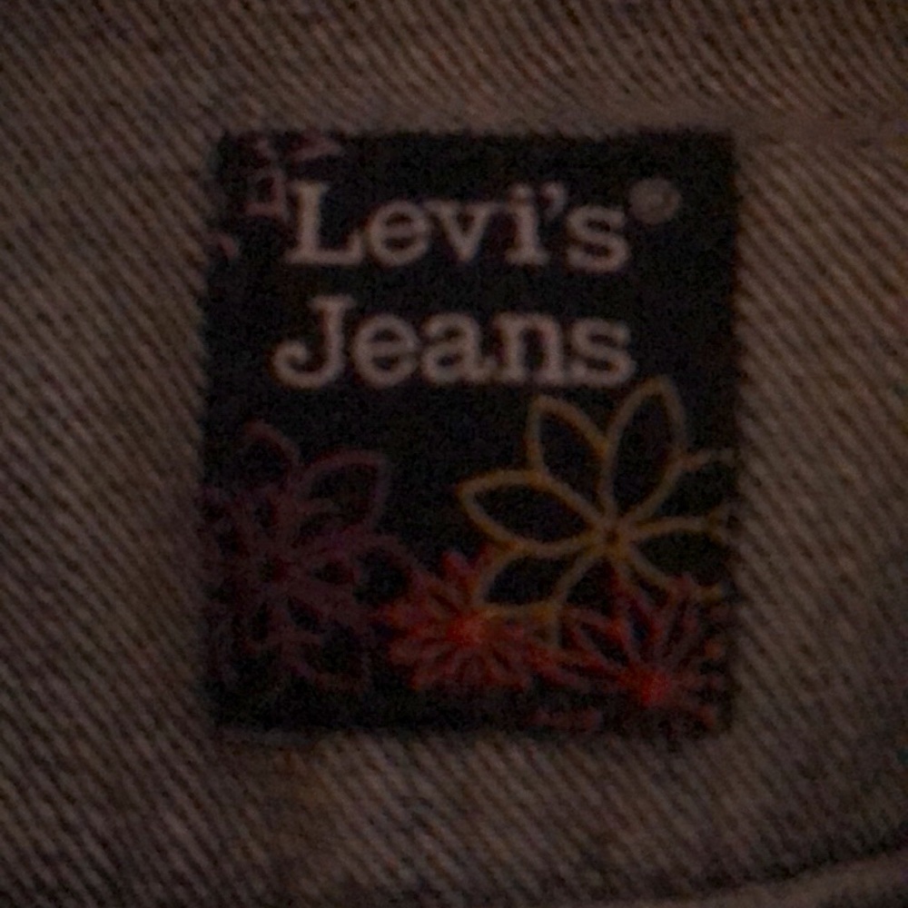 LEVI’S Jean Jacket - Picture 2 of 4